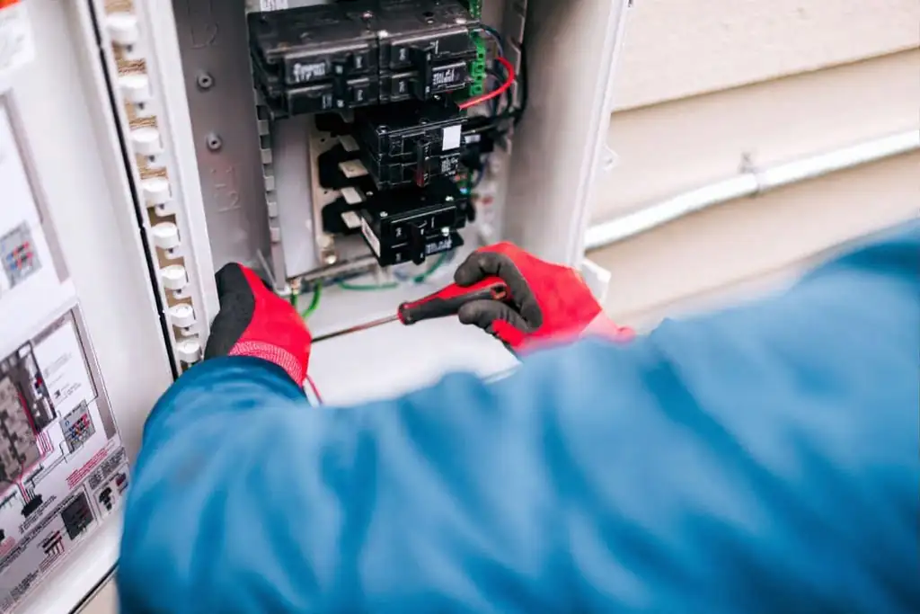 solar Inverter repair, Inverter replacement, cleaning services, cleaning services in Colorado